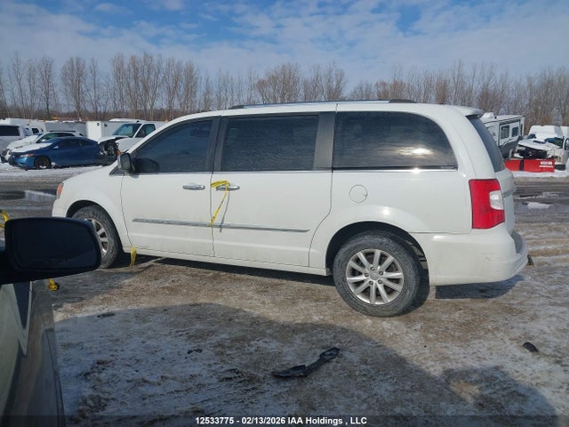 2C4RC1GG4GR286166 Chrysler Town &amp; Country Limited Platinum