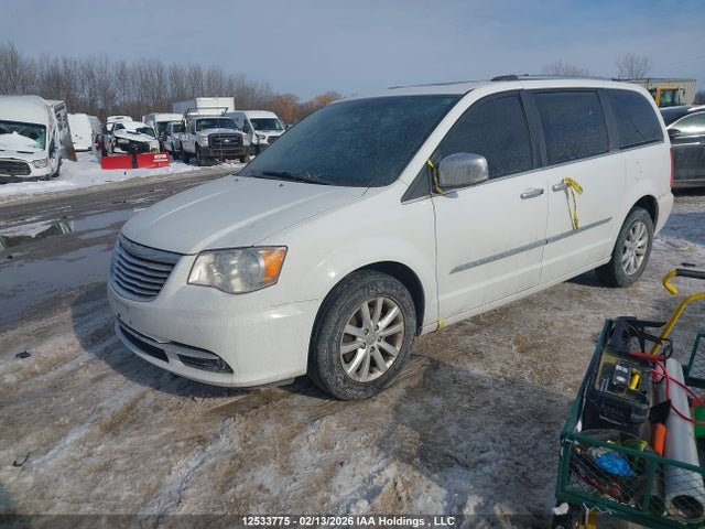 2C4RC1GG4GR286166 Chrysler Town &amp; Country Limited Platinum