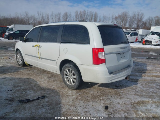 2C4RC1GG4GR286166 Chrysler Town &amp; Country Limited Platinum