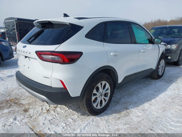 1FMCU9GNXSUA13837 Ford Escape Active