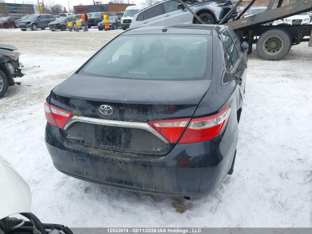 12533874 :رقم المزاد ، 4T1BF1FK2FU497443 vin ، 2015 Toyota Camry Le مزاد بيع