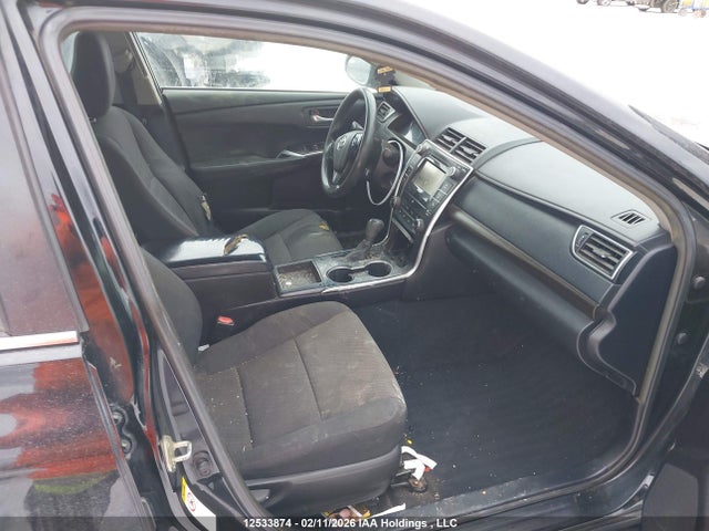 12533874 :رقم المزاد ، 4T1BF1FK2FU497443 vin ، 2015 Toyota Camry Le مزاد بيع