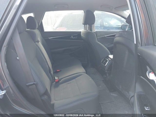 5XYPGDA39KG517949 KIA Sorento 2.4l Lx