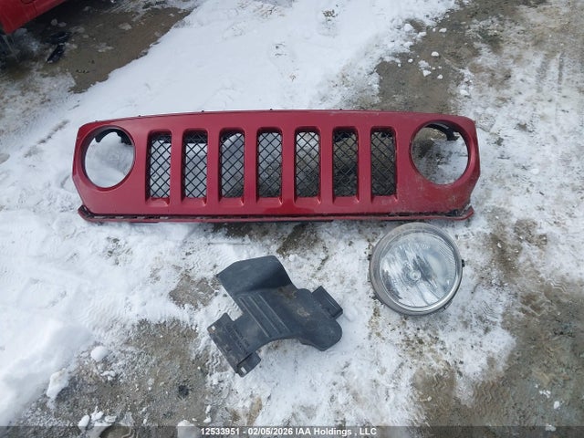 1C4NJRABXGD618274 Jeep Patriot Sport/north