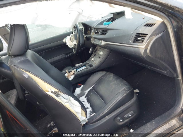 JTHKD5BH6H2285878 Lexus CT 200H