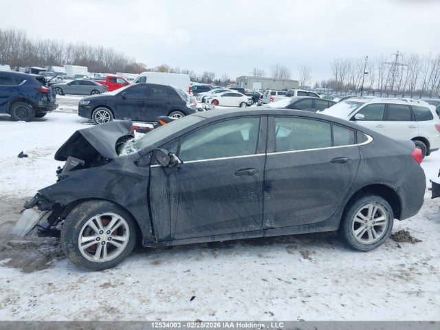 1G1BE5SMXH7227330 Chevrolet Cruze Lt Auto
