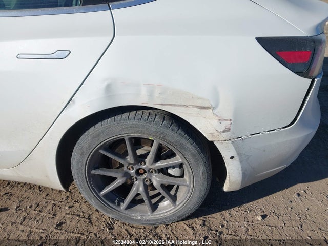 5YJ3E1EB8JF127161 Tesla MODEL 3