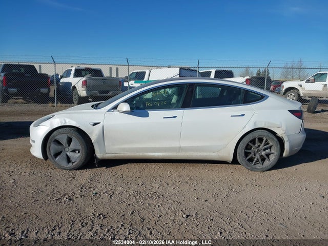 5YJ3E1EB8JF127161 Tesla MODEL 3