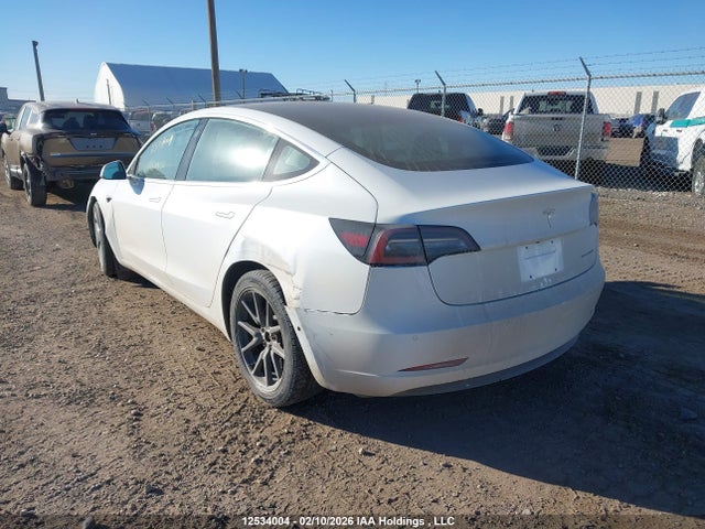 5YJ3E1EB8JF127161 Tesla MODEL 3