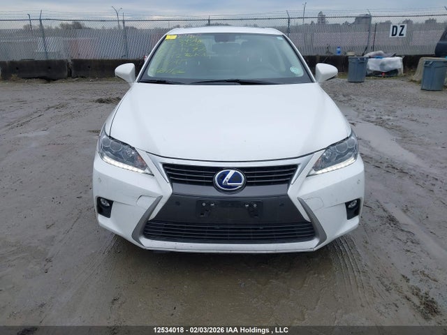 JTHKD5BH3F2221472 Lexus CT 200H