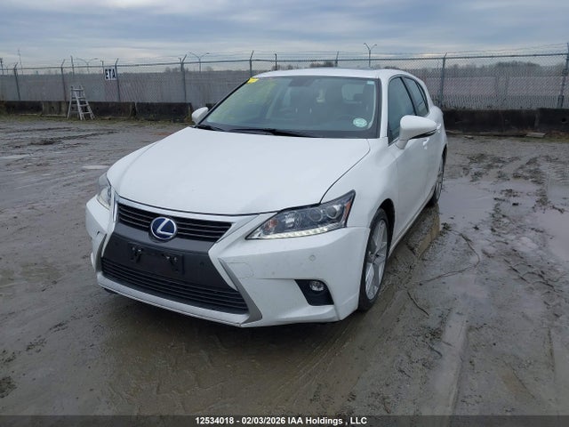 JTHKD5BH3F2221472 Lexus CT 200H