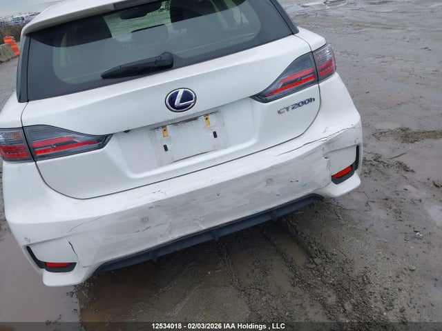 JTHKD5BH3F2221472 Lexus CT 200H