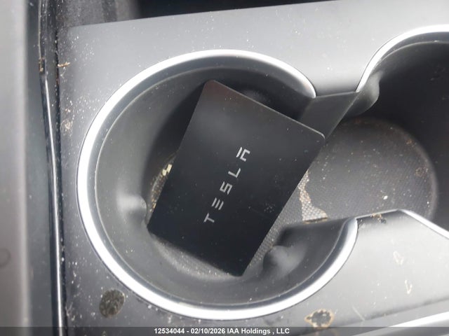 5YJ3E1EB6SF952083 Tesla MODEL 3