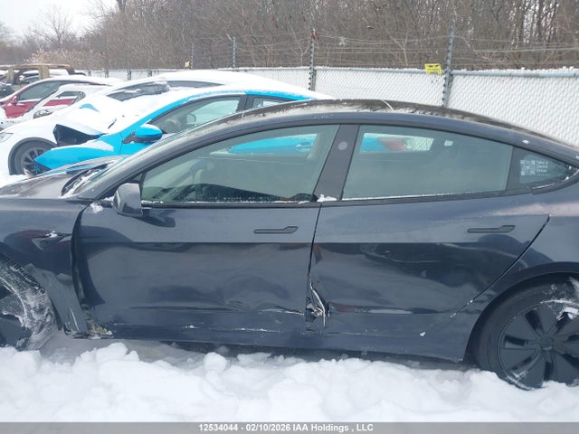 5YJ3E1EB6SF952083 Tesla MODEL 3