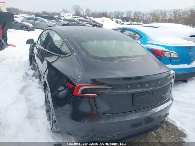 5YJ3E1EB6SF952083 Tesla MODEL 3