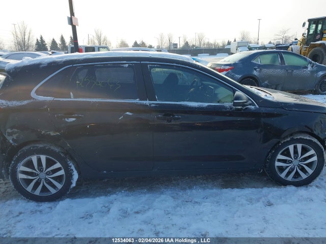 KMHH35LE1LU121482 Hyundai Elantra Gt Preferred Auto