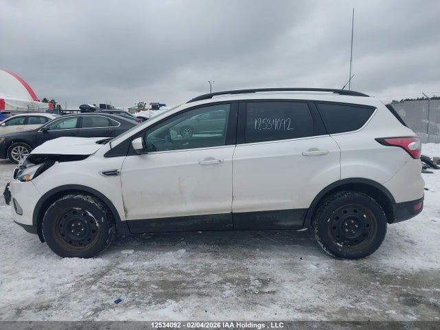 1FMCU9H92JUB89345 Ford ESCAPE SEL