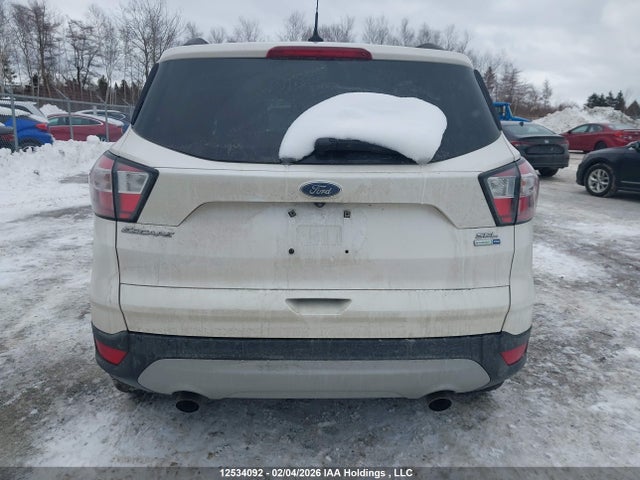 1FMCU9H92JUB89345 Ford ESCAPE SEL