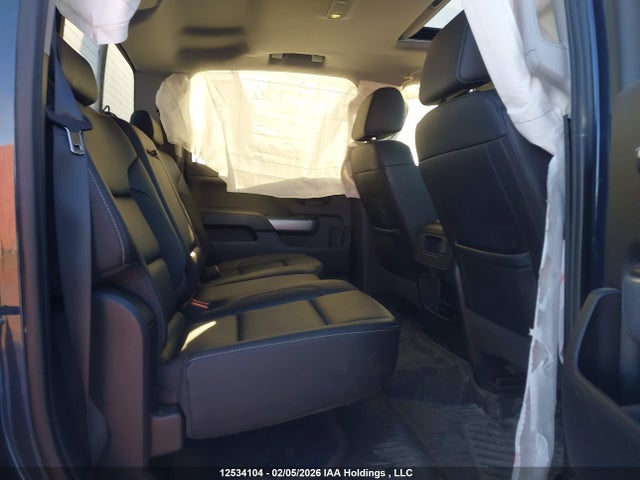 3GCUKSEJ2JG223582 Chevrolet Silverado 1500 2lz