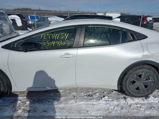 JTDACACUXS3048803 Toyota Prius Plug-in Hybrid Se