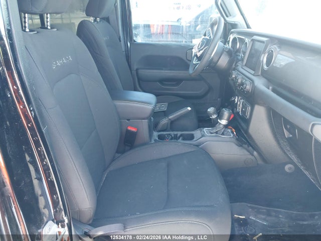 1C4HJXEG7PW653057 Jeep Wrangler Sahara