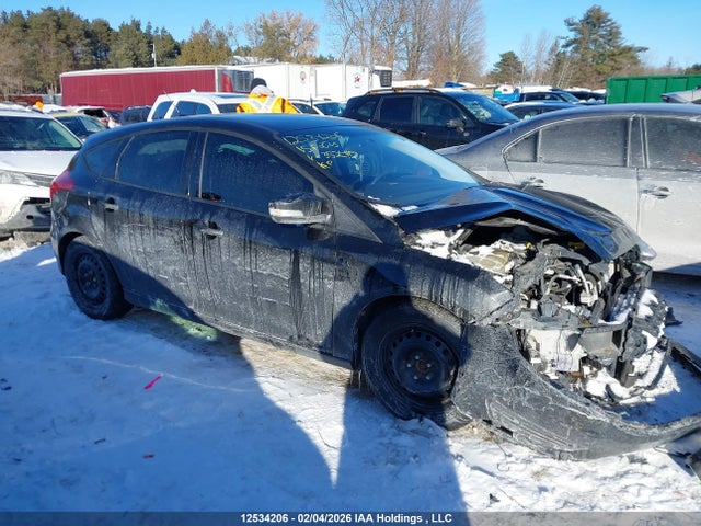 1FADP3K29FL352410 Ford FOCUS SE