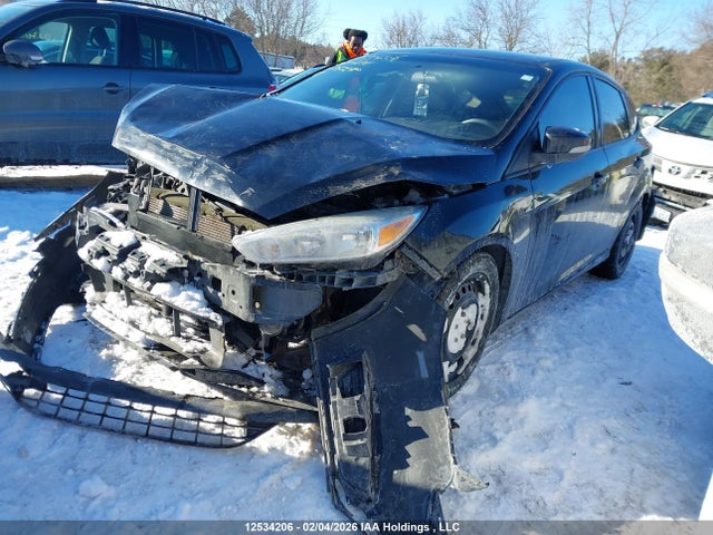 1FADP3K29FL352410 Ford FOCUS SE