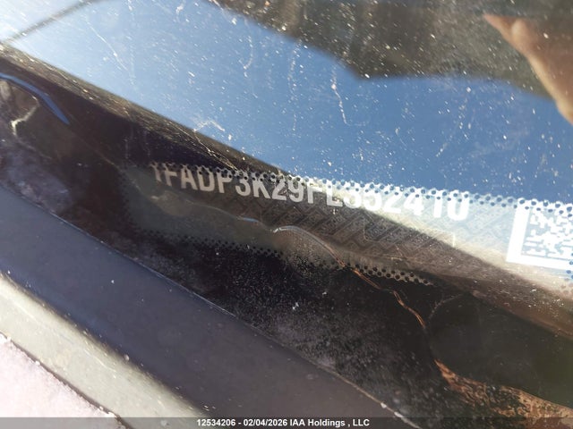1FADP3K29FL352410 Ford FOCUS SE