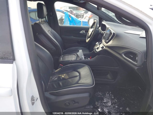Продажа на аукционе авто 2025 Chrysler Pacifica Limited, vin: 2C4RC1GG9SR556744, номер лота: 12534219