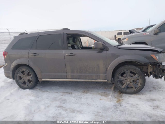 3C4PDDGG3JT260815 Dodge Journey Crossroad