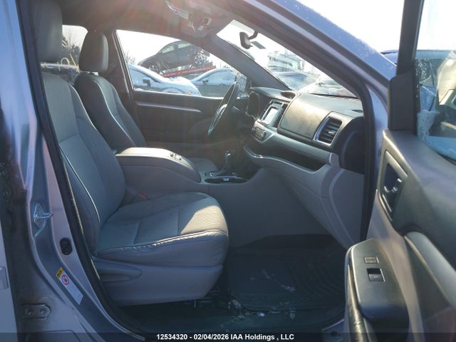5TDZKRFH1ES015257 Toyota Highlander Le/le Plus
