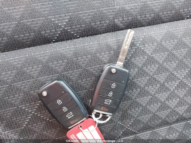 3KPA25AB8JE098246 KIA RIO LX/S