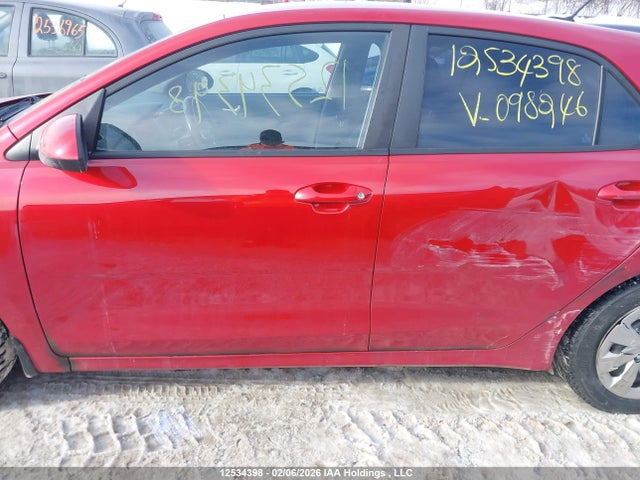3KPA25AB8JE098246 KIA RIO LX/S