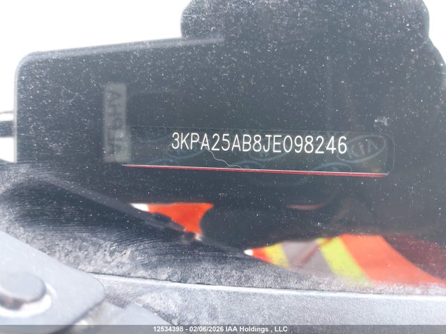 3KPA25AB8JE098246 KIA RIO LX/S