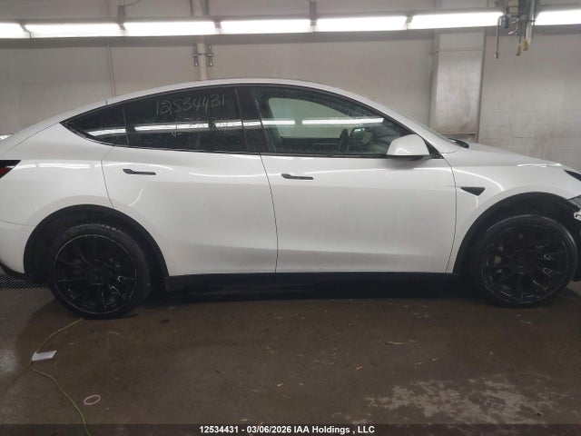 7SAYGDEE6PF781714 Tesla Model Y