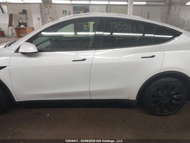 7SAYGDEE6PF781714 Tesla Model Y