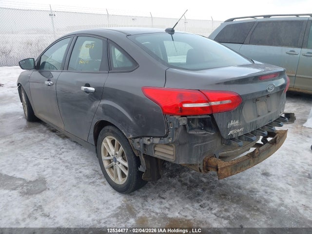 Ford FOCUS SE 2015 1FADP3F23FL308610 Image 3