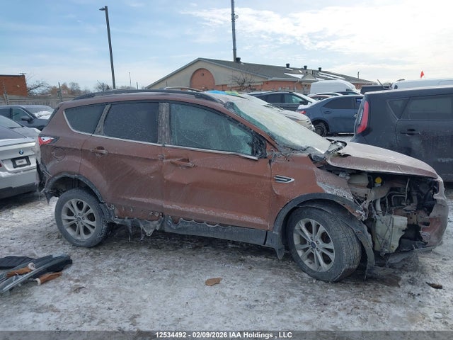 1FMCU9G95HUA33716 Ford Escape