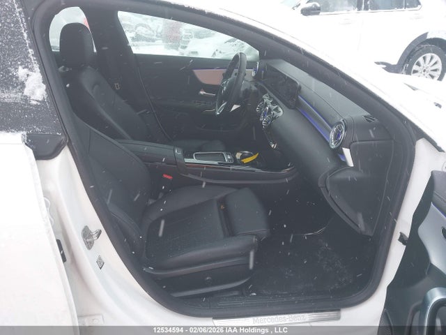 W1K5J4HB2SN527582 Mercedes-Benz CLA 250 4MATIC