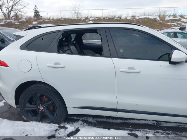 Jaguar F-pace R - Sport 2017 SADCL2BV6HA075563 Image 13