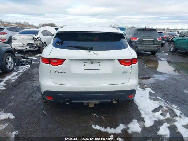 Jaguar F-pace R - Sport 2017 SADCL2BV6HA075563 Image 16