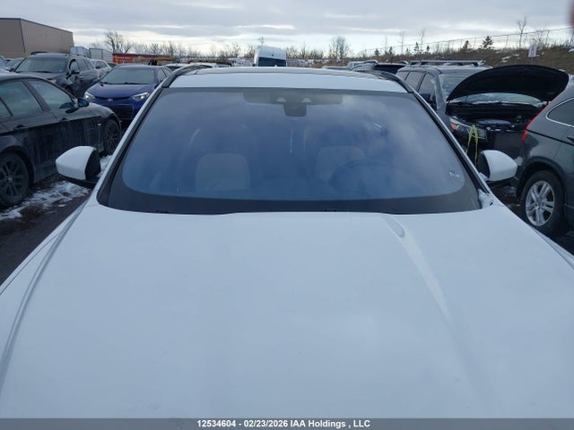 Jaguar F-pace R - Sport 2017 SADCL2BV6HA075563 Image 17