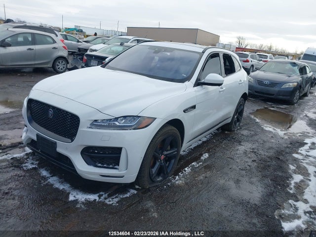 Jaguar F-pace R - Sport 2017 SADCL2BV6HA075563 Image 2
