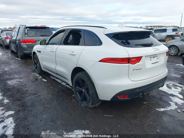 Jaguar F-pace R - Sport 2017 SADCL2BV6HA075563 Image 3