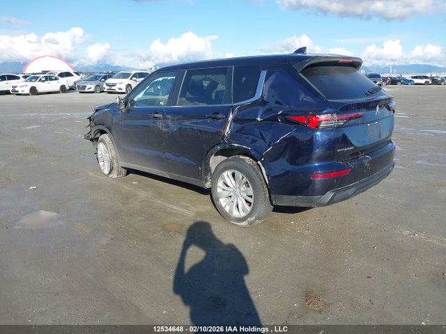 JA4J4UA80SZ626368 Mitsubishi Outlander Es