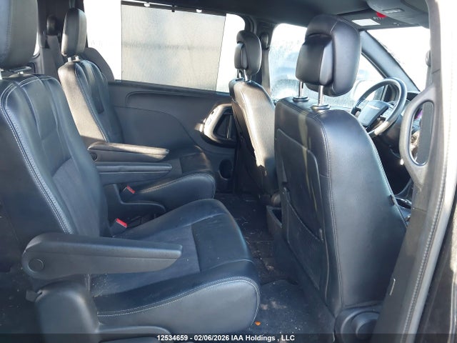 12534659 :رقم المزاد ، 2C4RC1HG0FR714568 vin ، 2015 Chrysler Town & Country S مزاد بيع