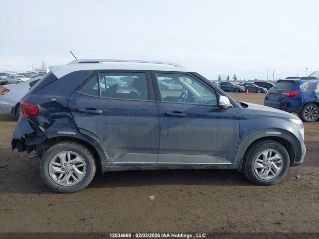 12534660 :رقم المزاد ، KMHRC8A31PU216976 vin ، 2023 Hyundai Venue Preferred With Two-tone Body Colour مزاد بيع