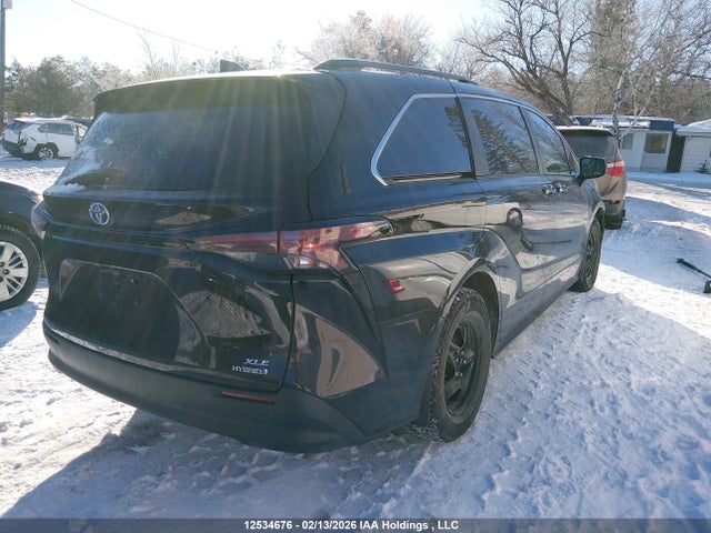 5TDGRKEC4RS201087 Toyota Sienna Xle 8-passenger