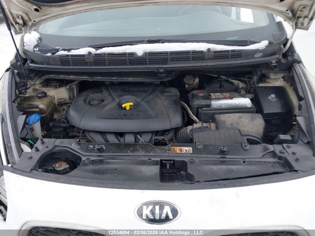 KNAHT8A38G7131452 KIA Rondo