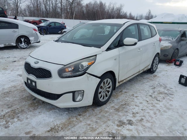 KNAHT8A38G7131452 KIA Rondo